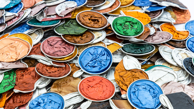Flattened coffee pods for recycling