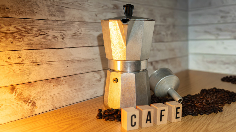 Moka pot with cafe letters