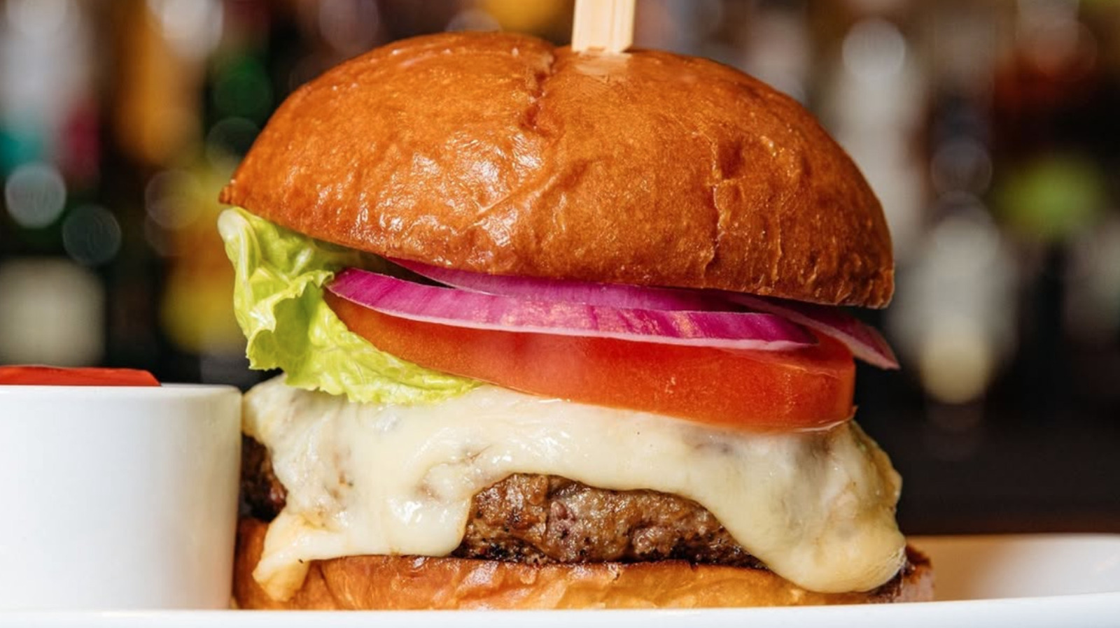 6 Chain Steakhouses With The Best Burgers, According To Customers - Tasting Table