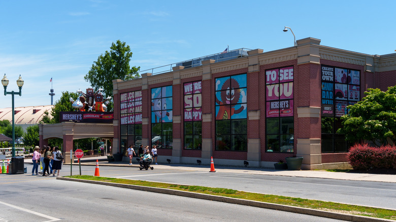 Exterior of Hershey's Chocolate World building