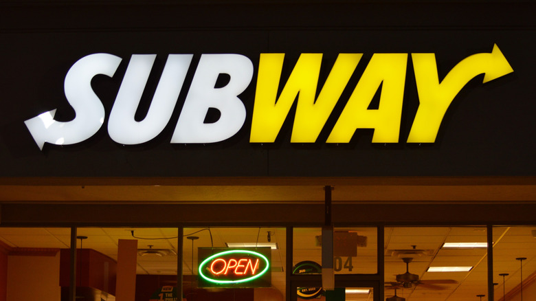 The exterior sign of a Subway chain location