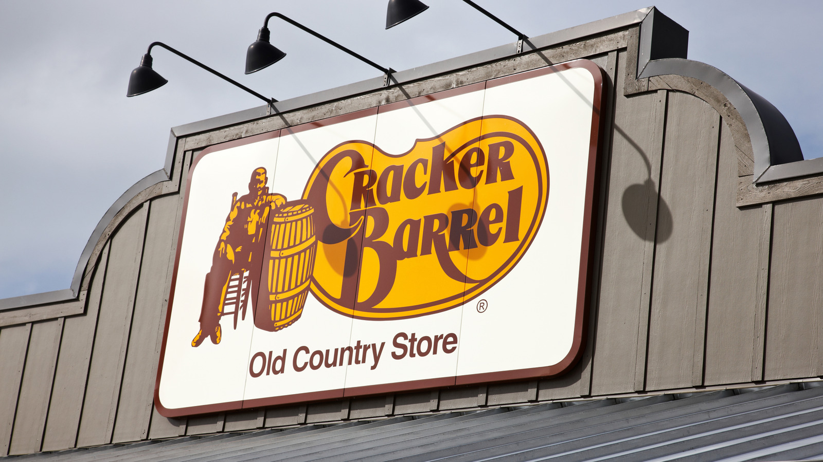 6 Frequent Customer Complaints About Cracker Barrel