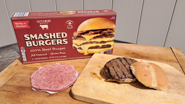 raw and grilled hamburger patties