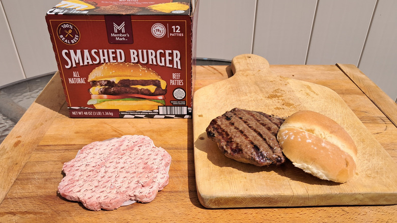 raw and cooked smashed patties