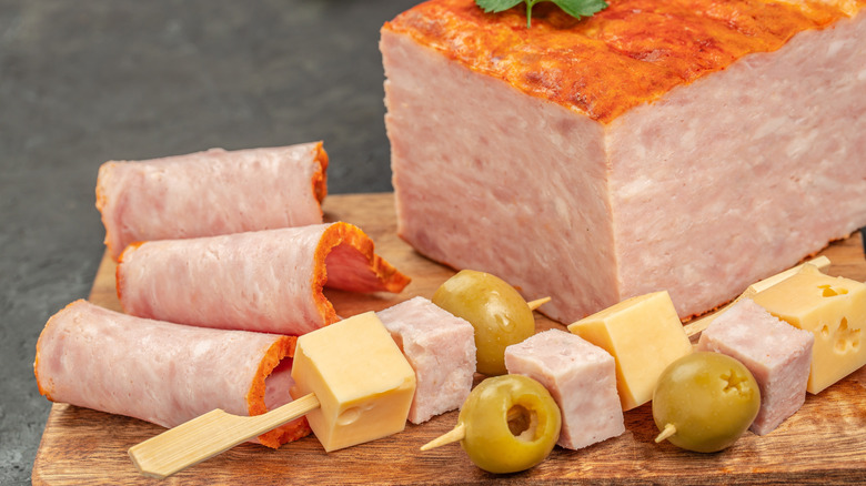 6 Lunch Meats That Were Popular In The '70s You Rarely See Anymore