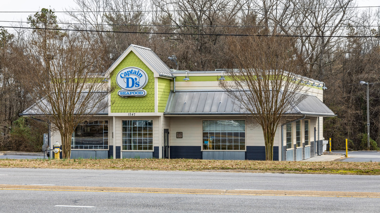 Exterior of Captain D's restaurant
