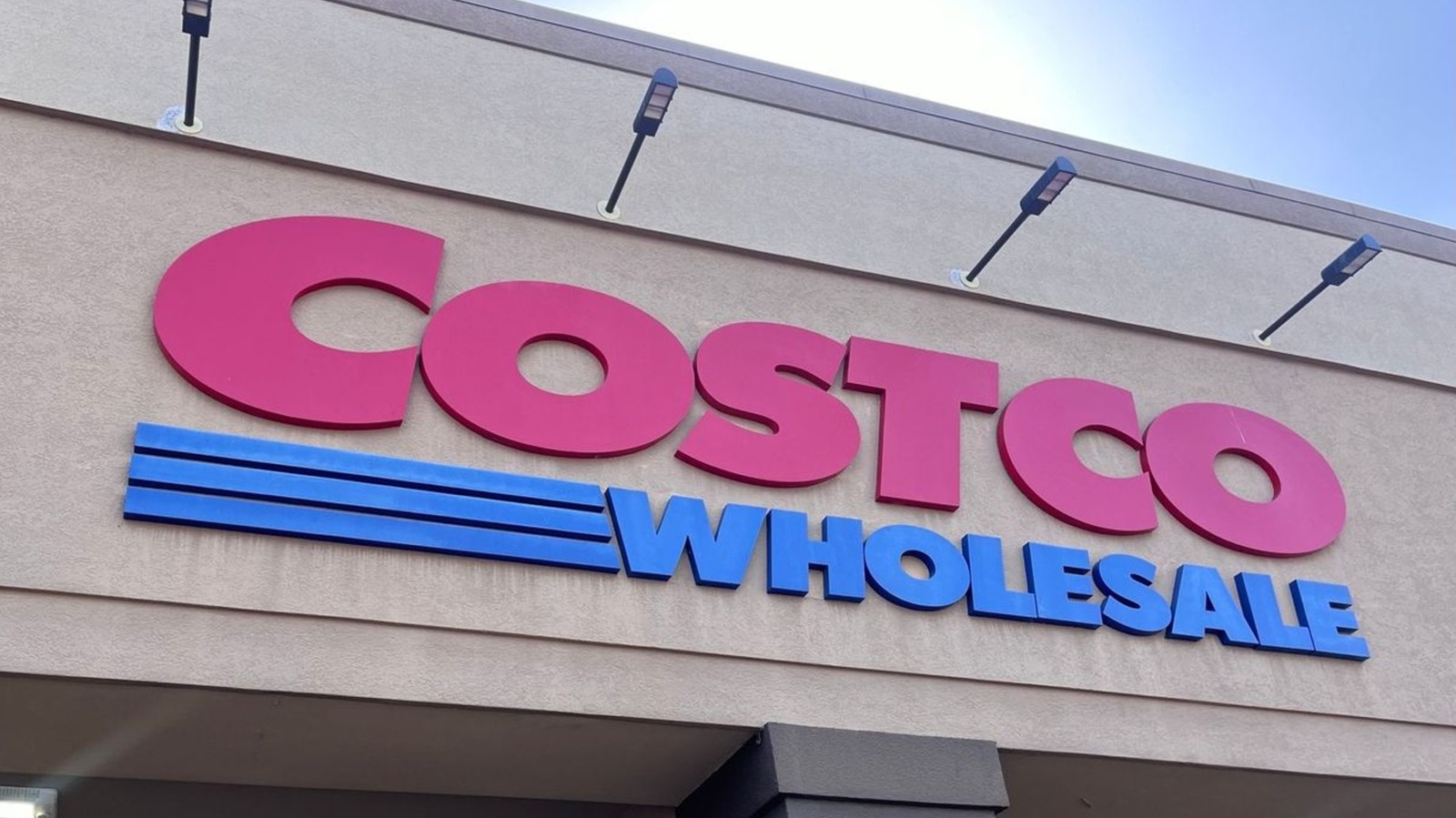 6 Ways Costco Outshines Sam's Club And BJ's Wholesale