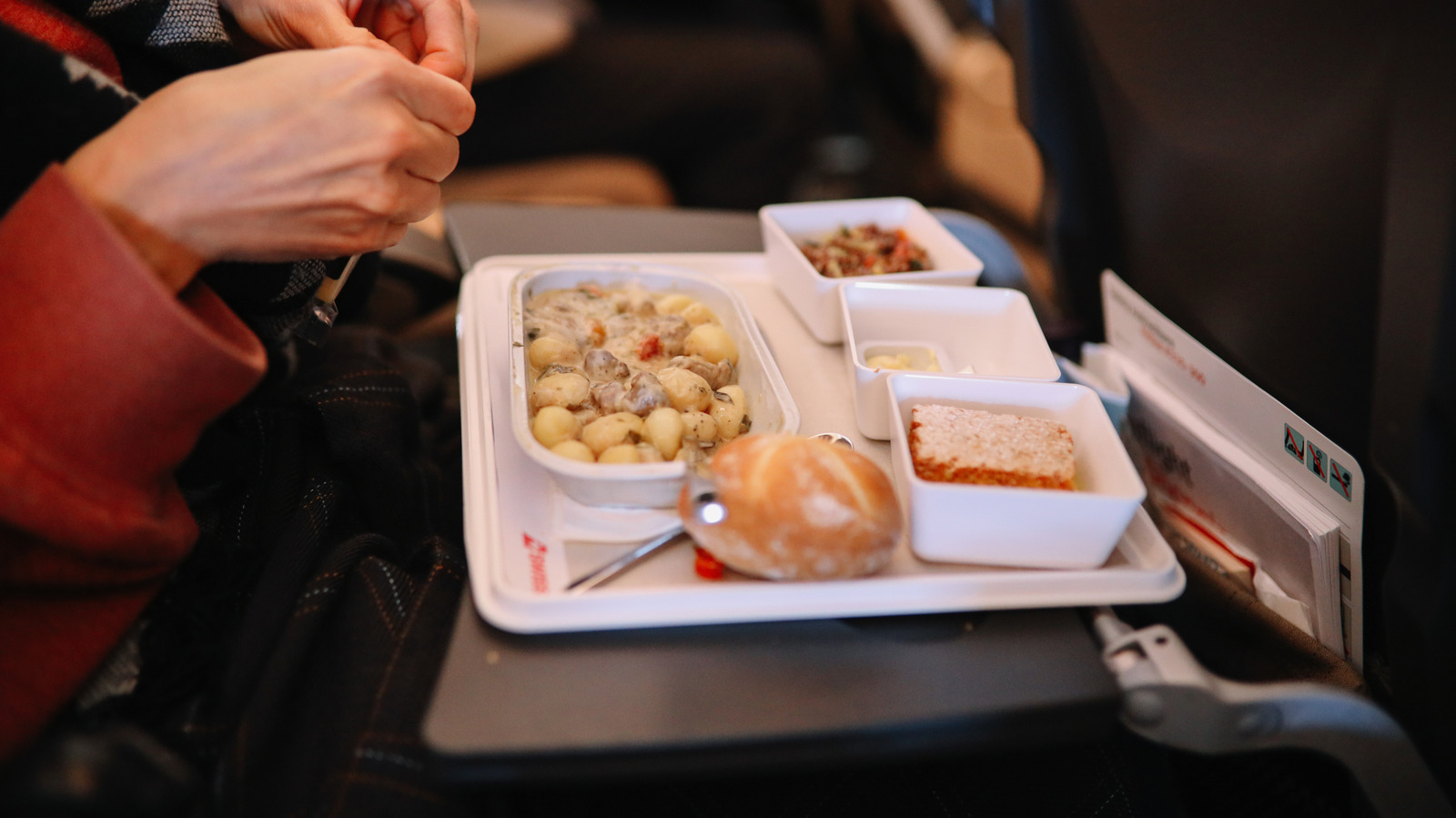 7 Airlines With The Worst Food, According To Frequent Flyers