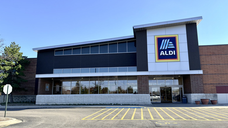 Aldi storefront