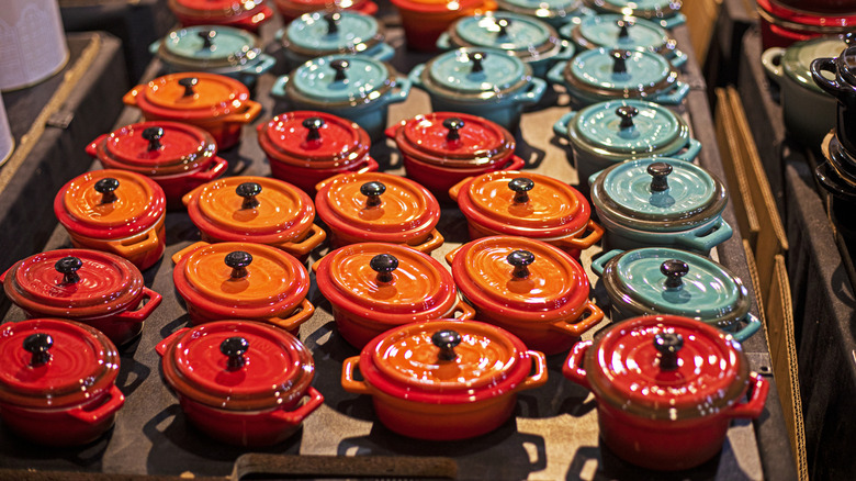 Enamel coated cast iron pots that look like Le Creusets