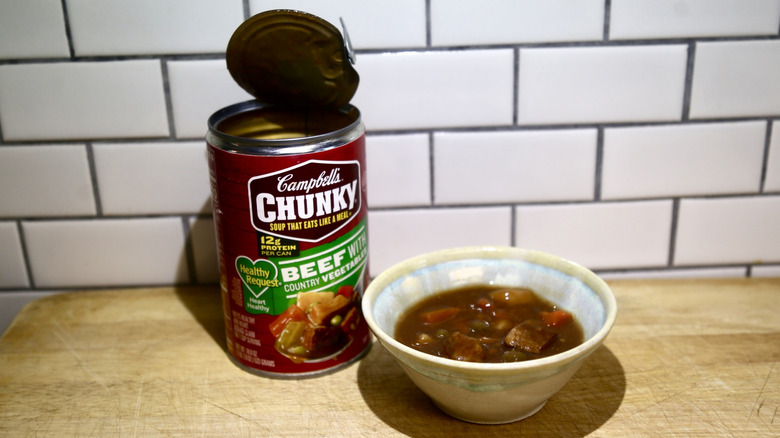 Campbell's beef with country vegetables soup can and bowl