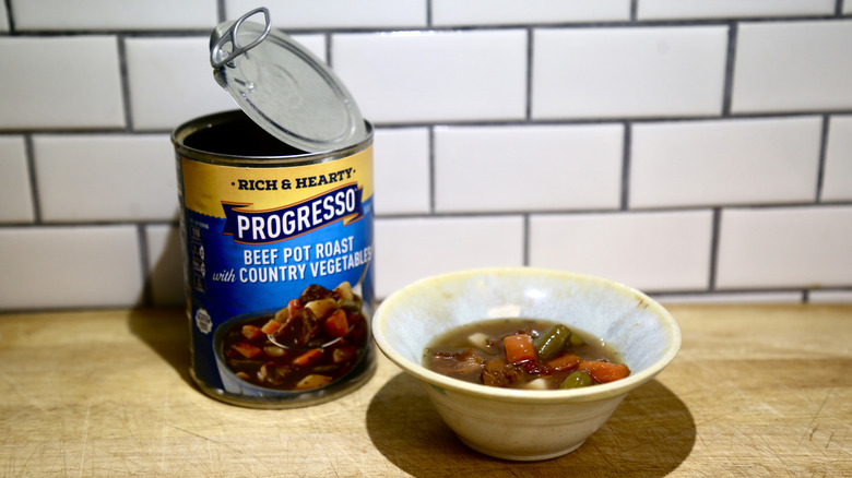 Progresso beef pot roast with country vegetables soup can and bowl
