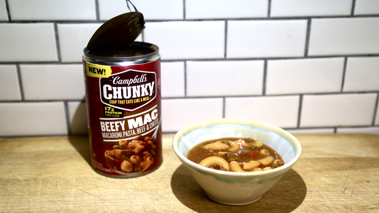 Campbell's chunky beefy mac soup can and bowl