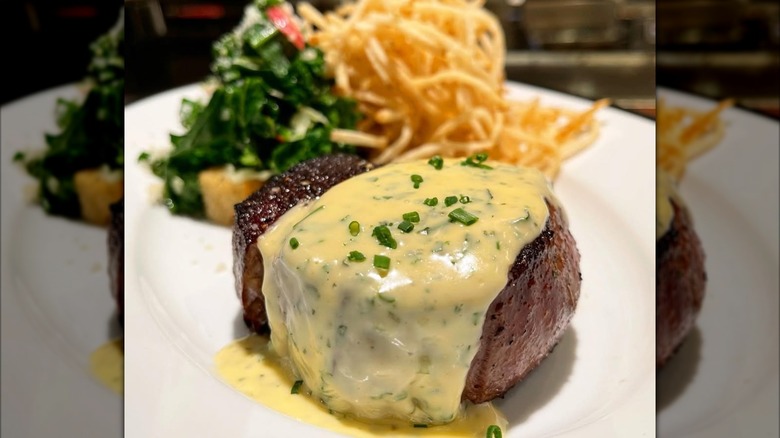 Filet covered with a bearnaise sauce
