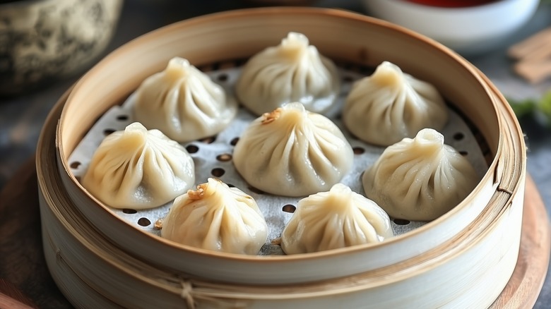 Chinese dim sum in a bamboo basket