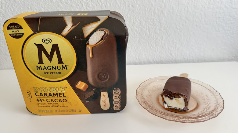 Double Caramel box with ice cream on a plate