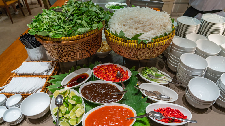 Prepared phở ingredients