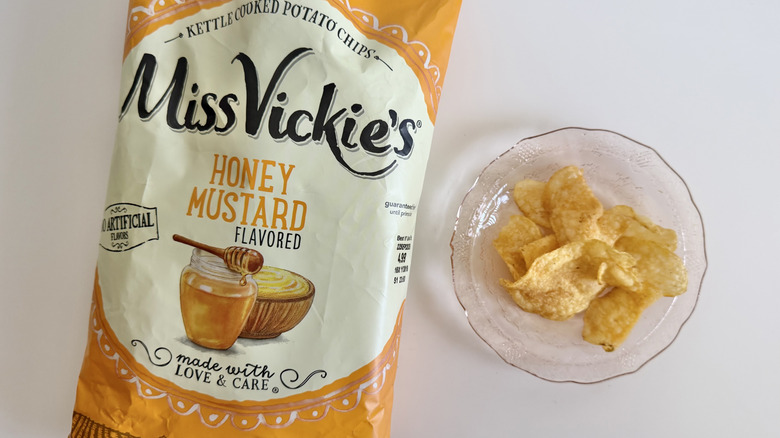 Honey Mustard Miss Vickie's chips on a table
