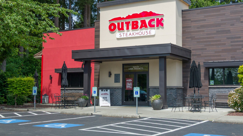 Outback Steakhouse restaurant exterior