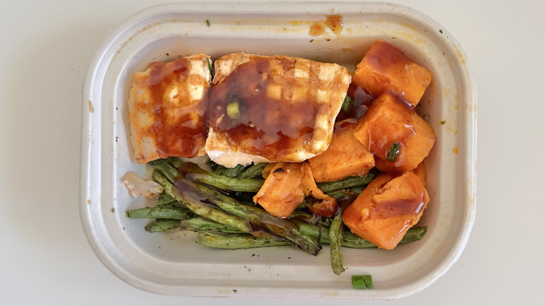 Salmon fillet with sweet potatoes and green beans