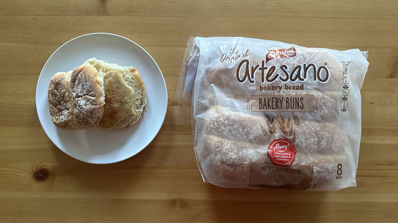 Sara Lee Artesano Bakery Buns on wooden table