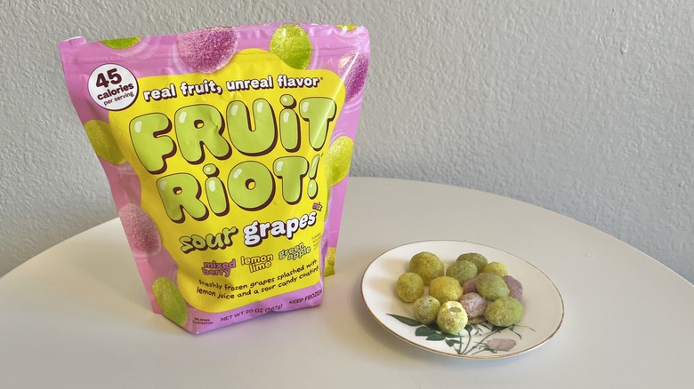 Fruit riot! frozen grapes packaging