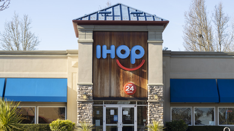 exterior of IHOP restaurant