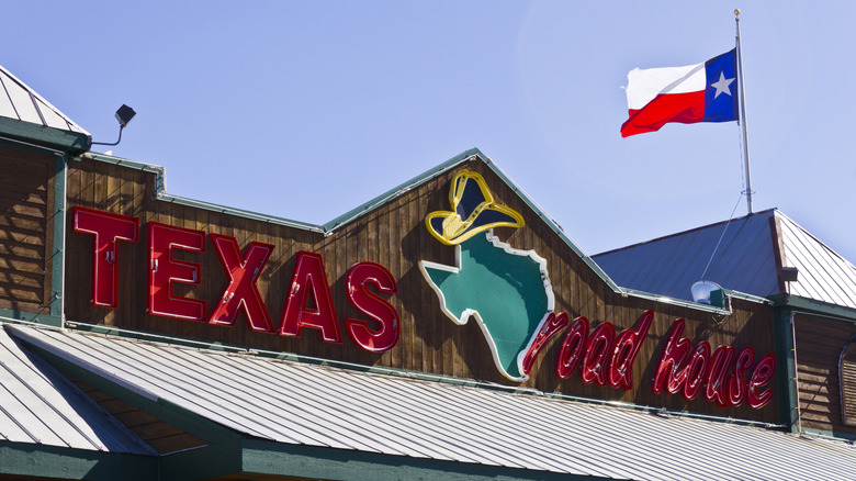 exterior of Texas Roadhouse