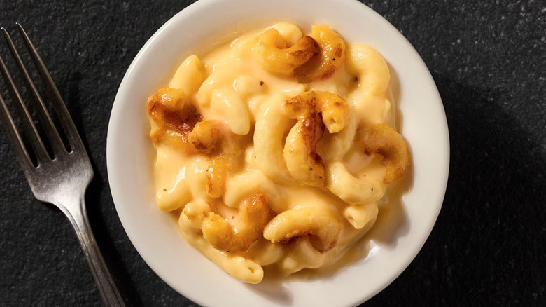 Cracker Barrel macaroni & cheese product shot