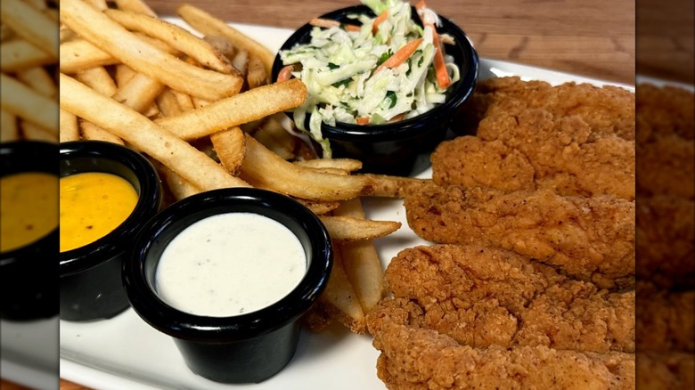 Chicken tenders plate at Applebee's