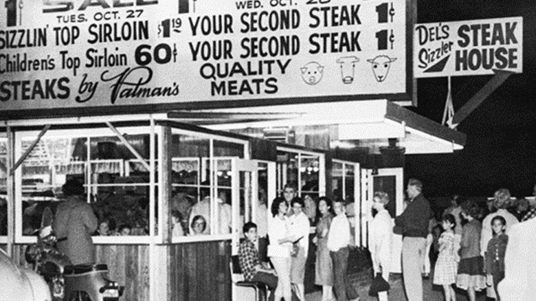 Customers crowd outside the first Sizzler location in 1958.