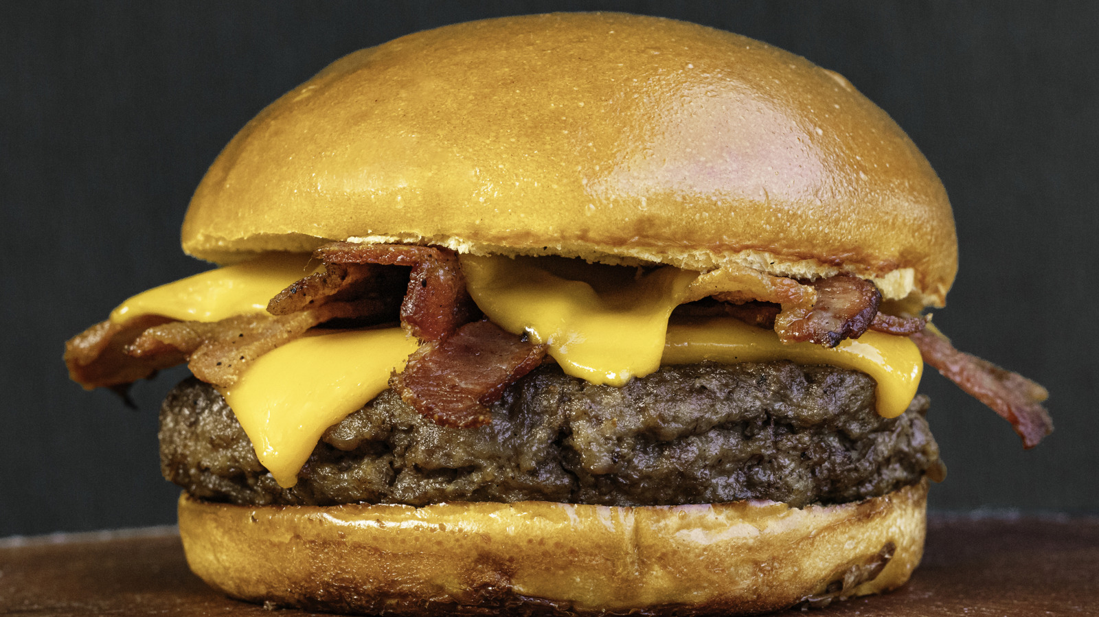 8 Fast Food Chains That Will Sell You A Burger During Breakfast Hours - Tasting Table