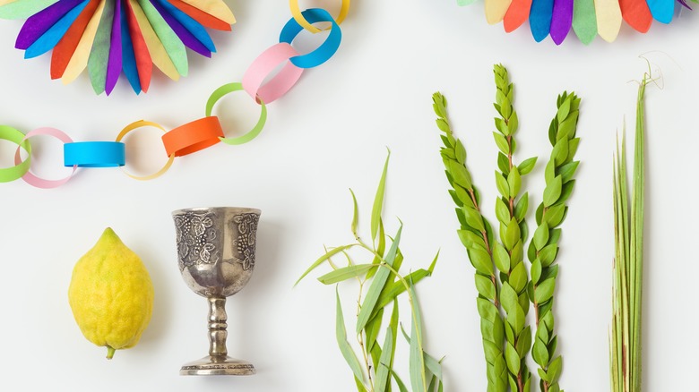 sukkot paper decorations and four kinds 