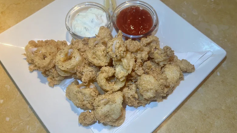 Fried Calamari with garlic sauce at the cheesecake factory