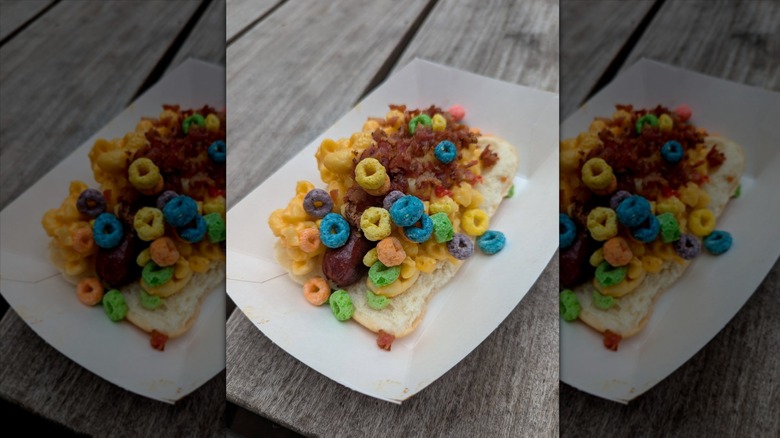 Slider Dog on white paper tray