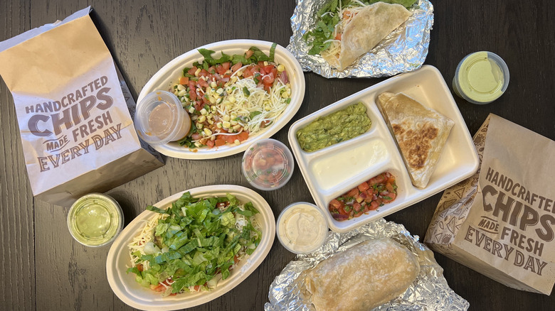 8 different meatless Chipotle meals and sides.