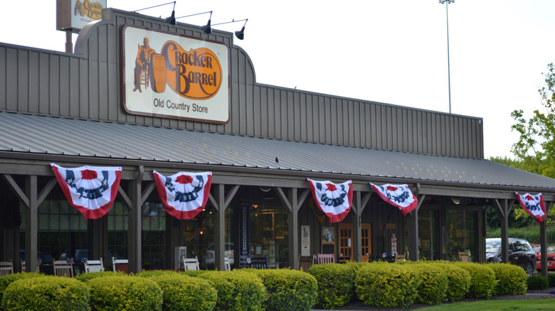 Cracker Barrel location outside with patriotic bunting