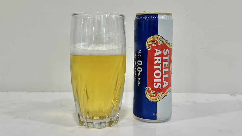 Stella Artois 0.0 poured out into a glass.