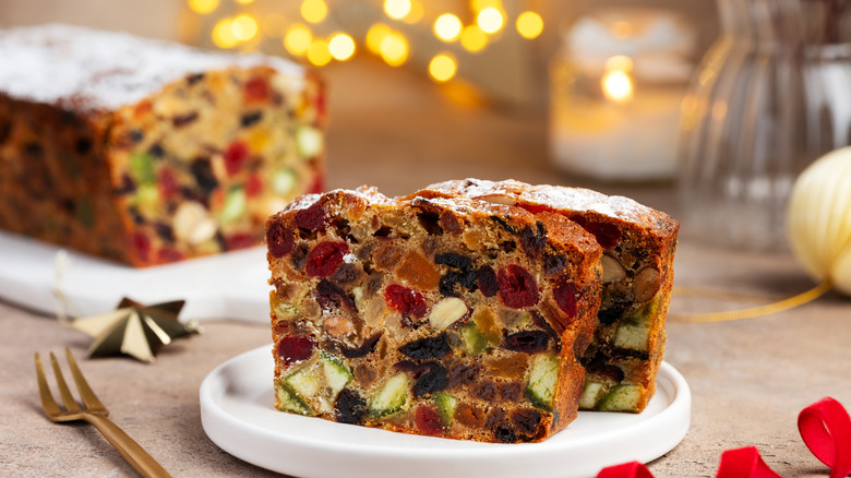 sliced fruitcake on plate