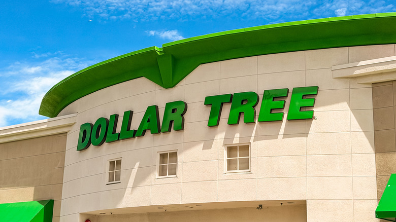 Top of a Dollar Tree store with green sign
