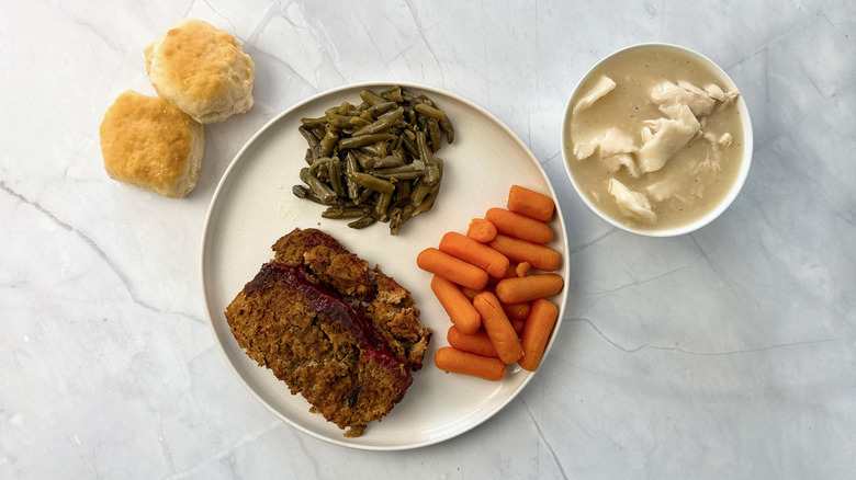 Cracker Barrel country sampler