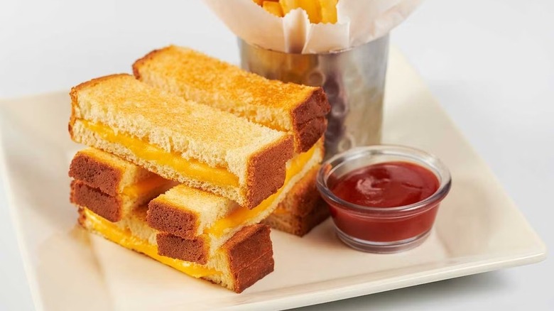 The Cheesecake Factory kids grilled cheese with ketchup