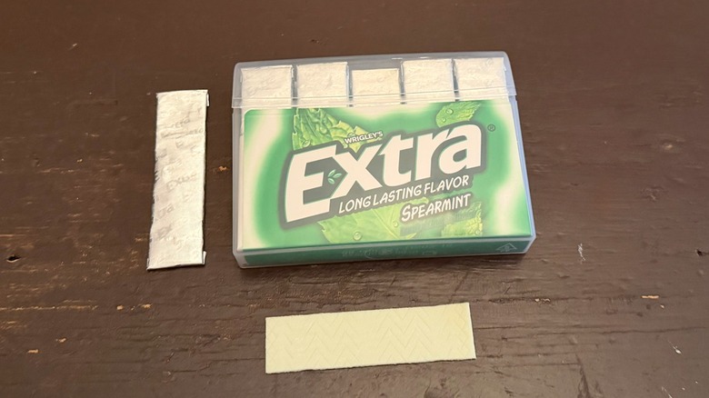 Packet of Extra spearmint gum