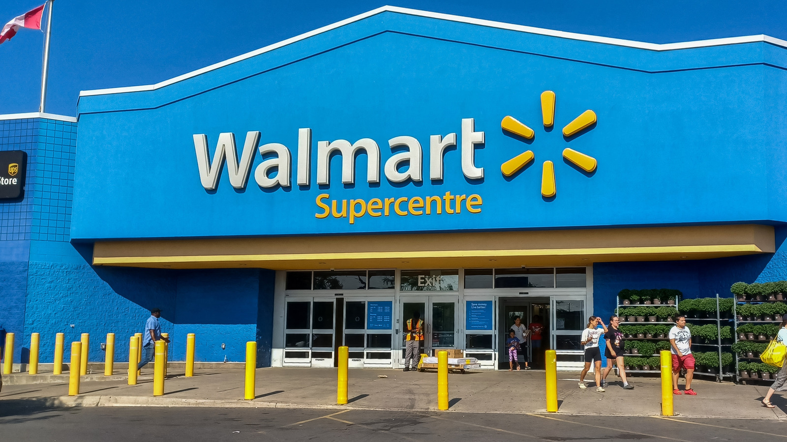 8 Things Walmart Does Better Than Costco Every Time