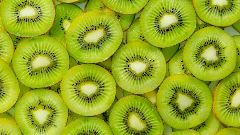 slices of kiwifruit laid out on top of each other