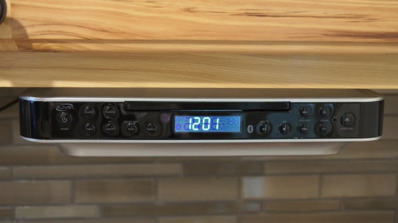 iLive radio mounted under kitchen cabinet