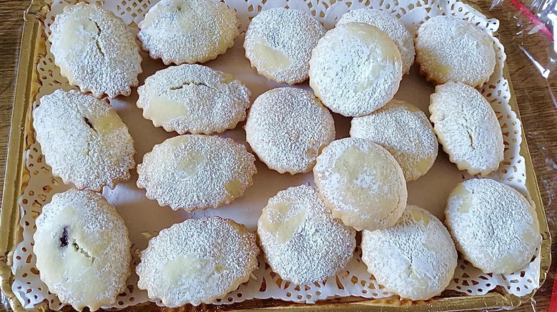 tray of dusted Bocconotti