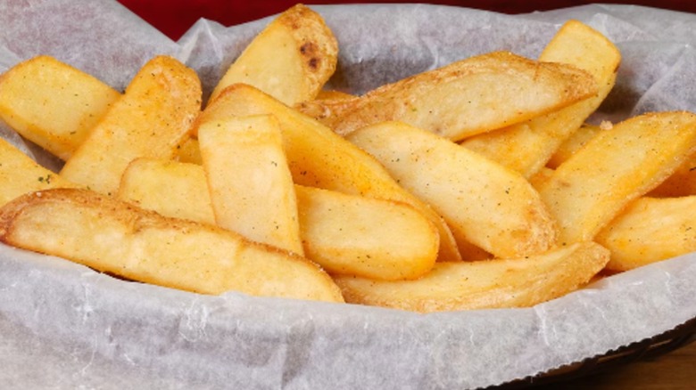 close up of steak fries from Texas Roadhouse