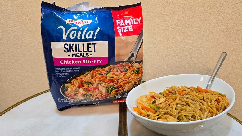 Birds Eye Voila! Chicken Stir Fry bag and bowl
