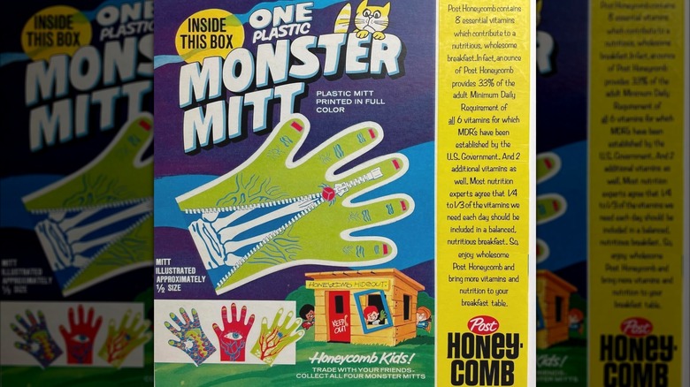 Back of Post Honeycomb cereal box with advertisement for Monster Mitt free prize